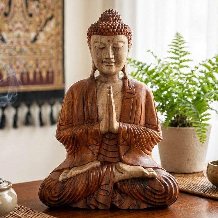 Statue Bouddha Namasté en bois de suar 40 cm – sculpture artisanale