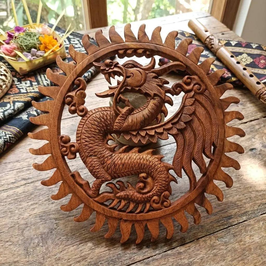Panneau mural circulaire en bois de Suar massif sculpté main, motif Dragon de sagesse oriental entouré de flammes, décoration spirituelle artisanale indonésienne 40cm.