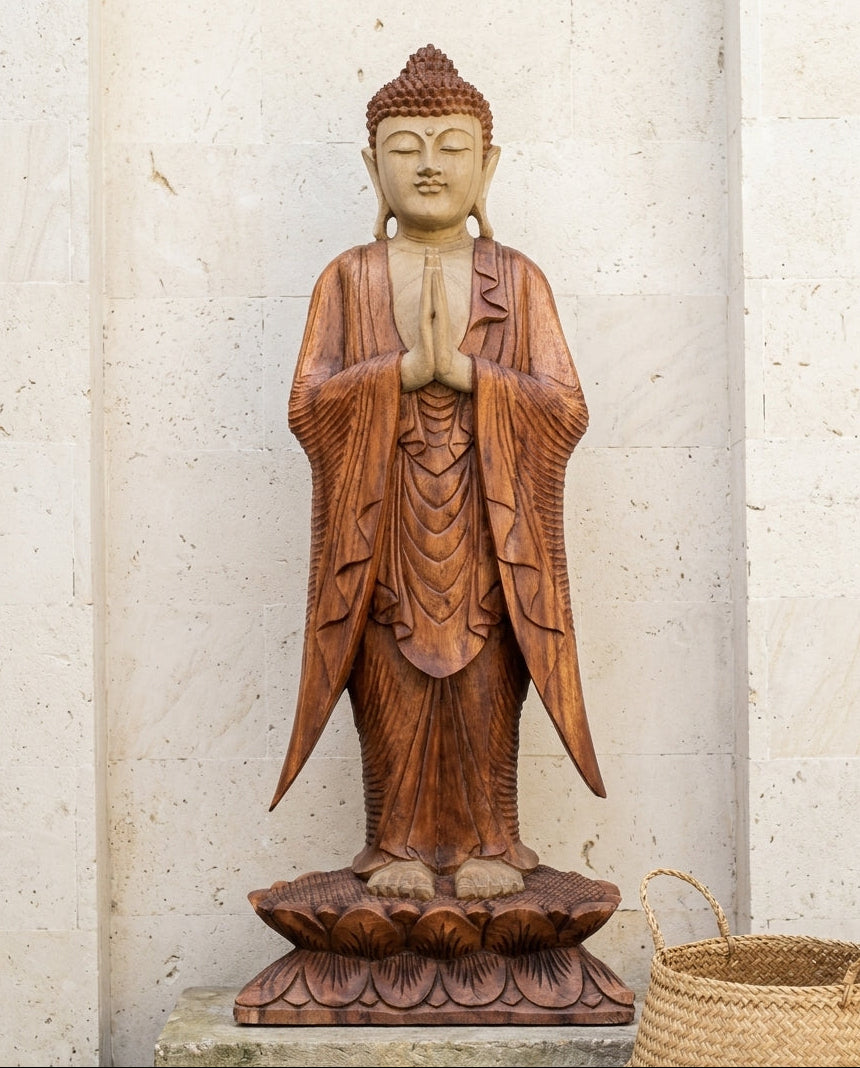 Statue de Bouddha sculptée à la main en bois de suar – 100 cm – Bouddha Namasté