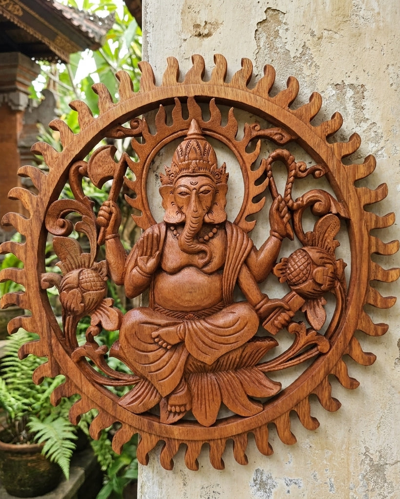Panneau Mural Ganesha Sculpté à la Main en Bois de Suar - 40 cm - Karmic Artisan