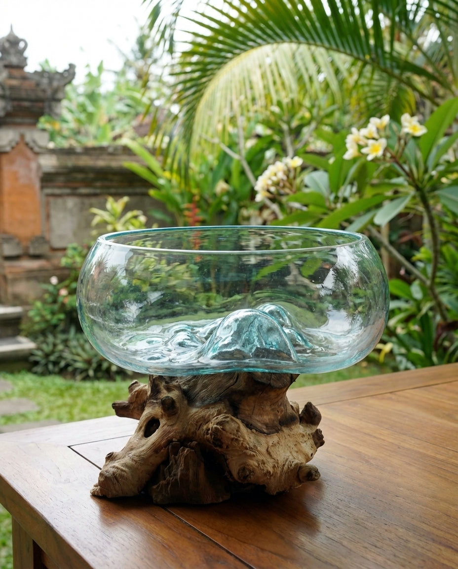 Grand bol en verre fondu sur bois de Gamal – 20 cm – fabrication artisanale balinaise