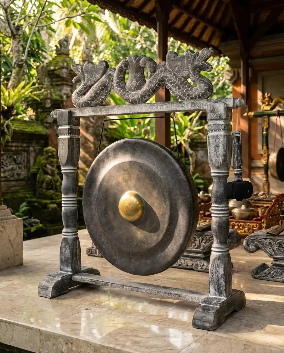 Gong Balinais Noir sur Support Sculpté – 80 cm – Instrument Sonore Traditionnel