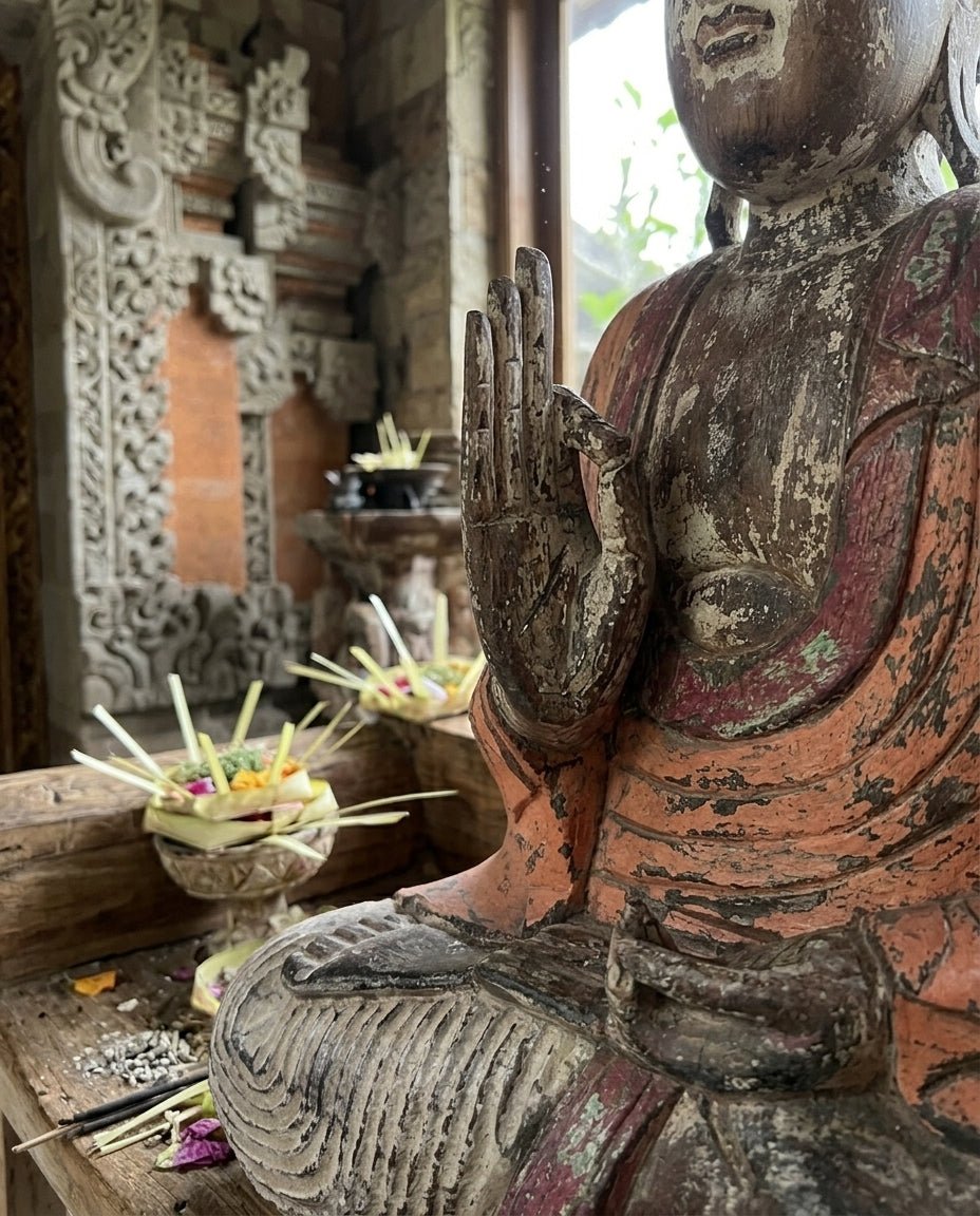 Kézzel faragott, vintage narancssárga Buddha-szobor részletei – 60 cm – Tanítás átadása