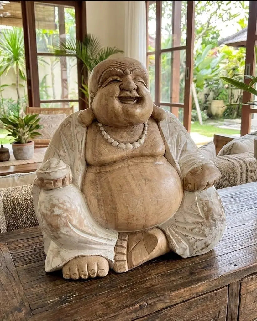 Bouddha Rieur Assis sculpté à la main en Bois de Suar - 30 cm - Bali