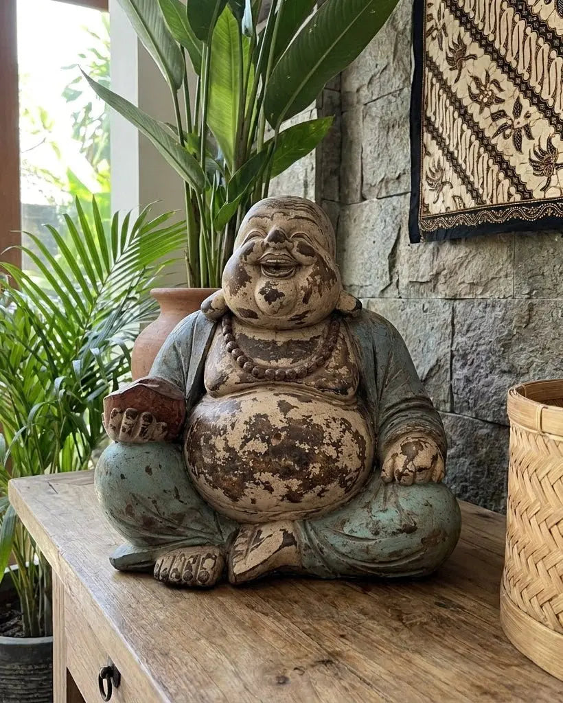 Statue Bouddha Rieur 30 cm en Bois de Suar – Finition Vintage Bleu Menthe (Artisanat Bali)