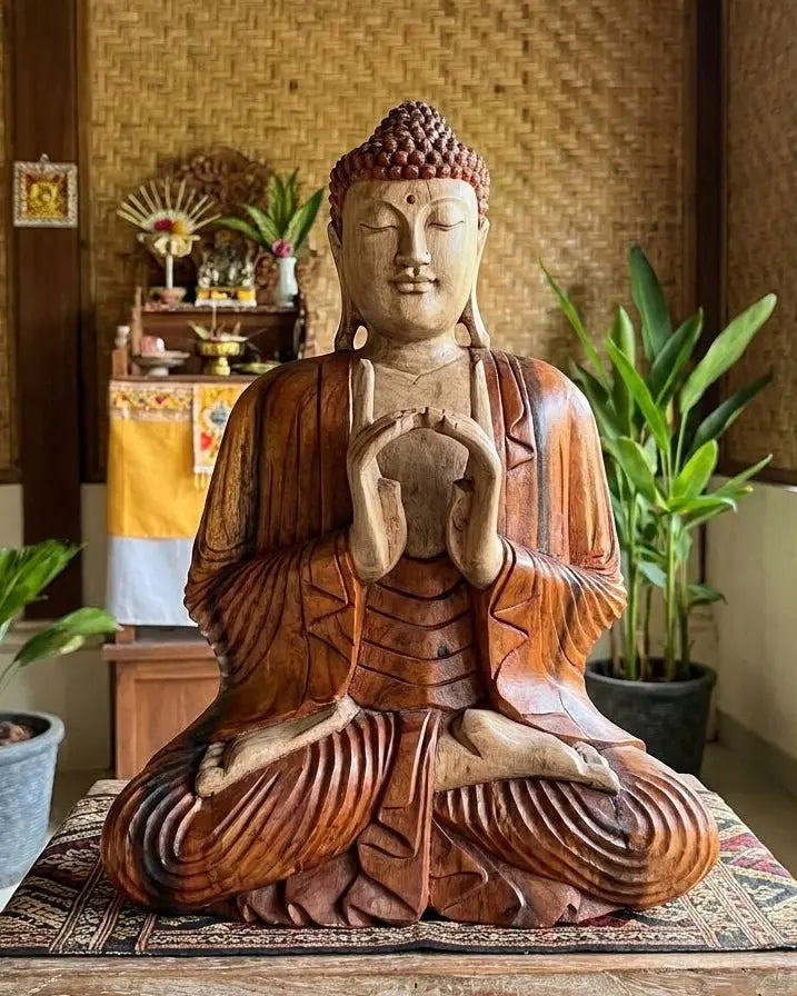 Statue de Bouddha sculptée à la main en bois de Suar – 60 cm – Deux mains