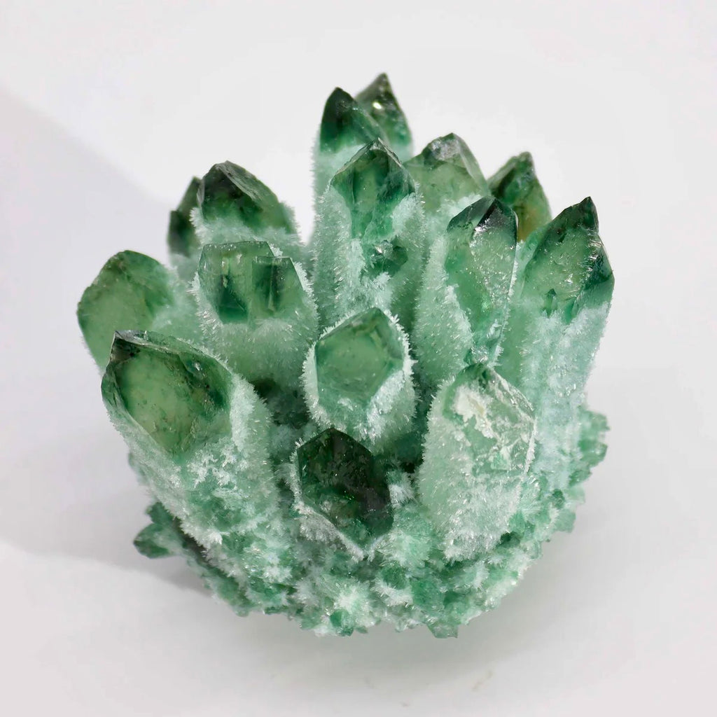 Green Phantom Quartz – Natural Carved Geode 8 cm (250–300 g)