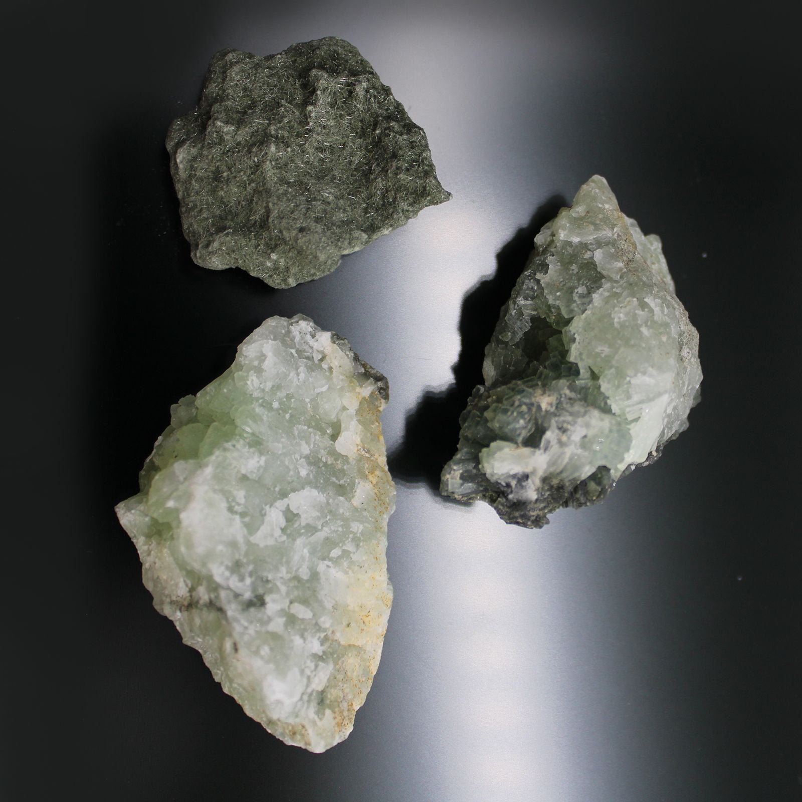 Prehnite - Spécimens minéraux naturels (environ 100 pièces)