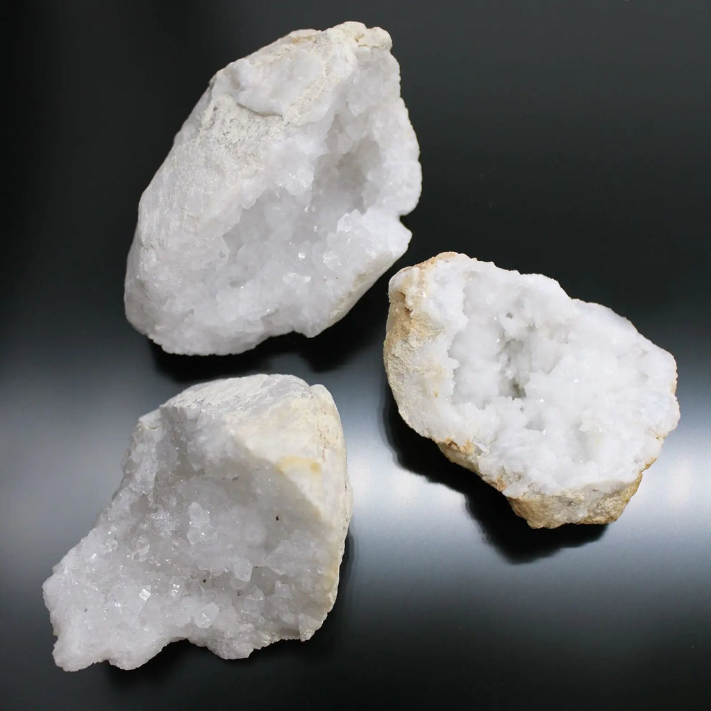 Plateau de Géodes de Calcite Naturelle du Maroc – Environ 32 Spécimens (4 kg) AWGifts Dropship