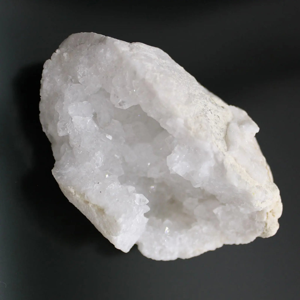 Plateau de Géodes de Calcite Naturelle du Maroc – Environ 32 Spécimens (4 kg) AWGifts Dropship