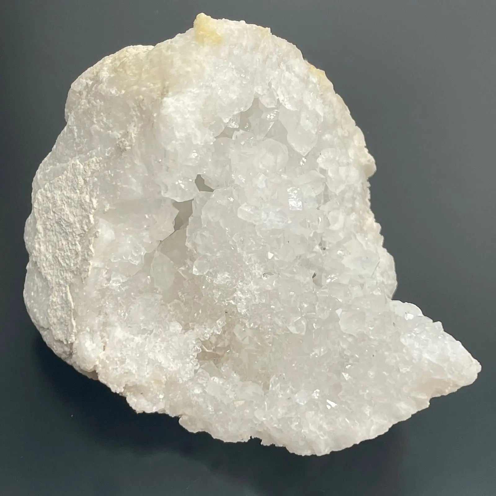 Plateau de Géodes de Calcite Naturelle du Maroc – Environ 32 Spécimens (4 kg) AWGifts Dropship