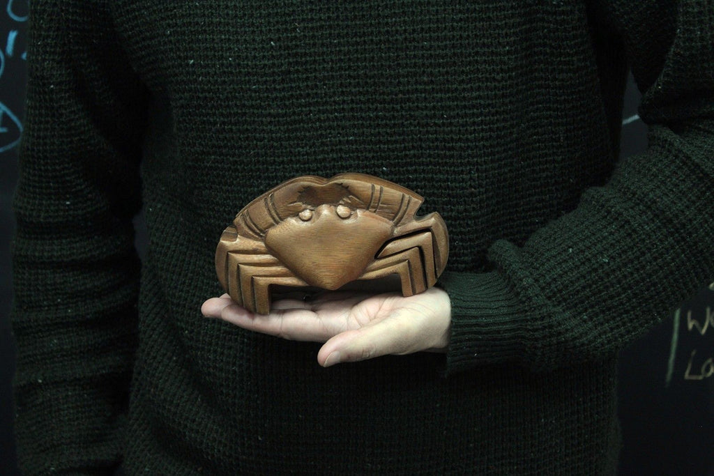 Boîte magique de Bali – Crabe de plage en bois de Saman