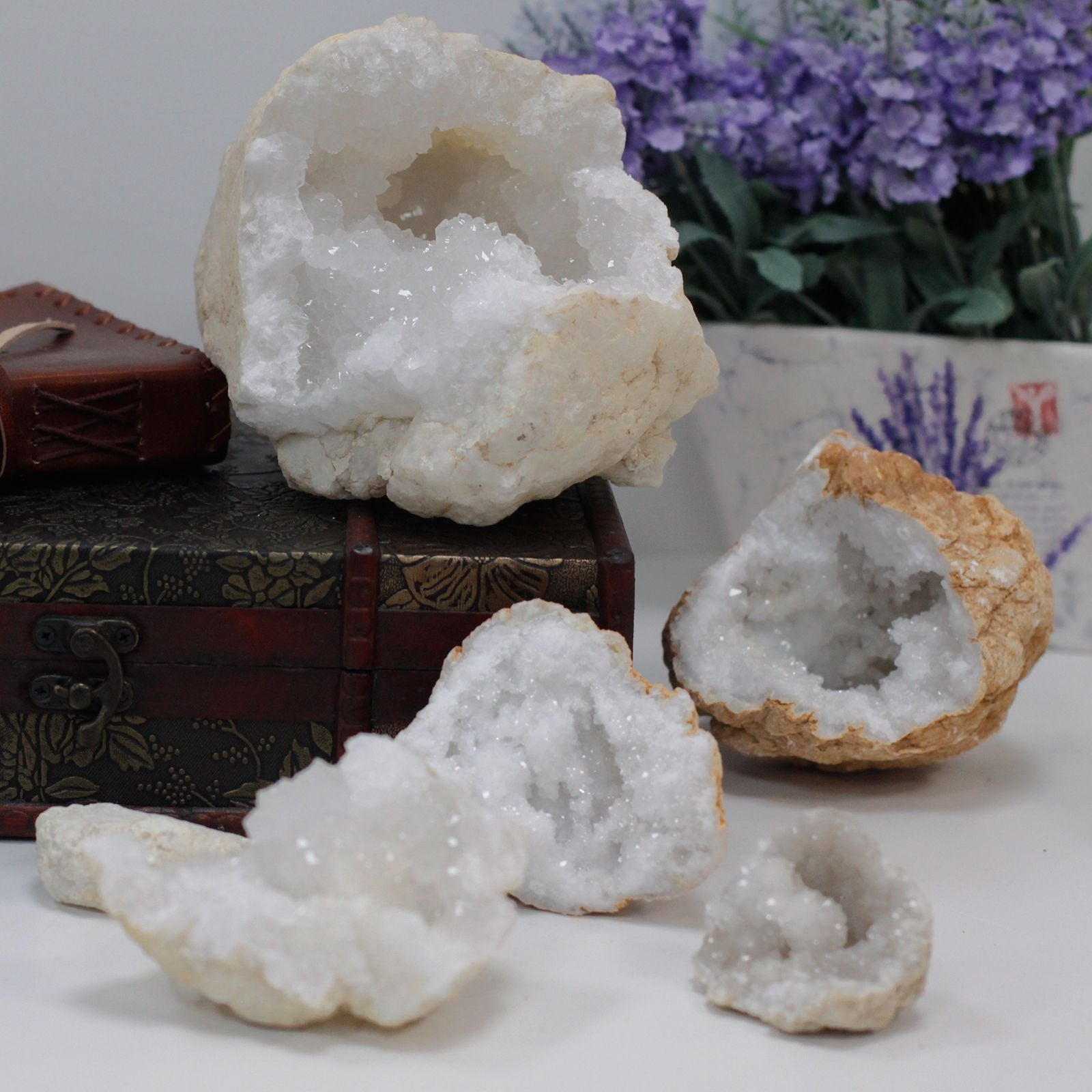 Unopened calcite geode – 6 to 9 cm – Origin: Morocco