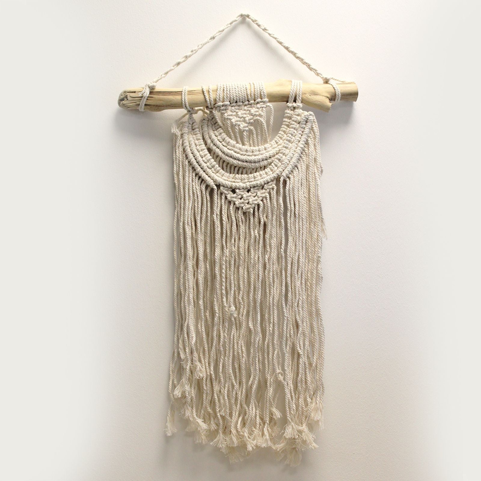 Décoration Murale en Macramé Naturel – Trois Vagues