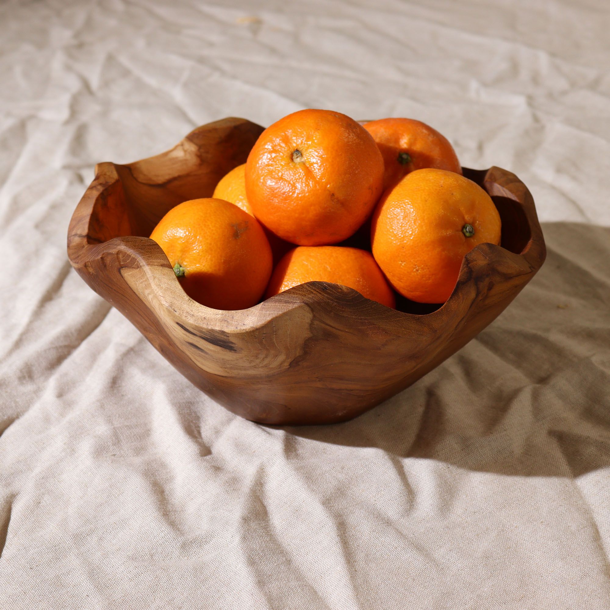 Coupe à fruits moyenne en bois de teck – 23 cm