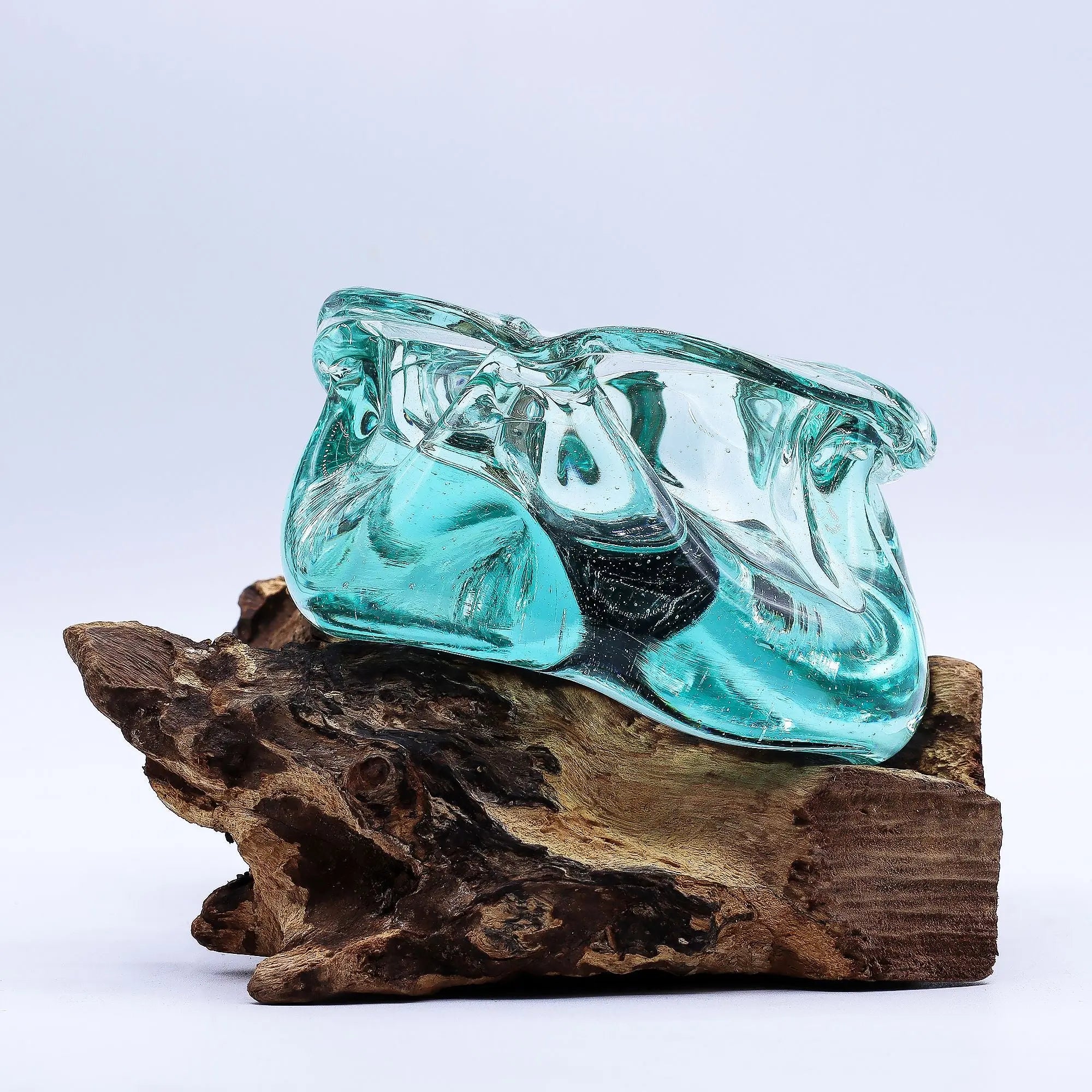 Cendrier et Bougeoir en Verre en Fusion sur Racine de Gamal - Pièce Artisanale Balinaise