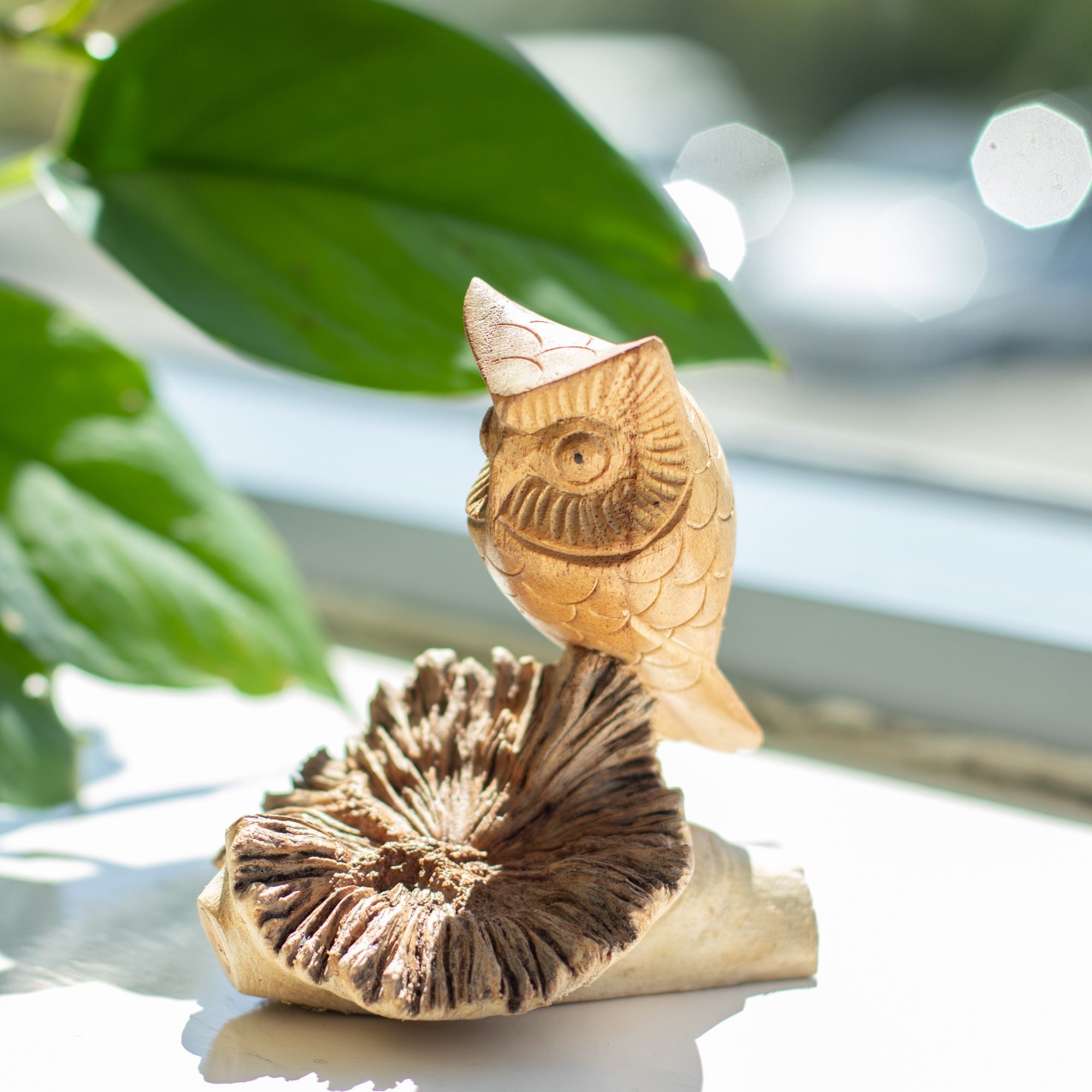 Sculpture hibou en bois parasite sculptée à la main