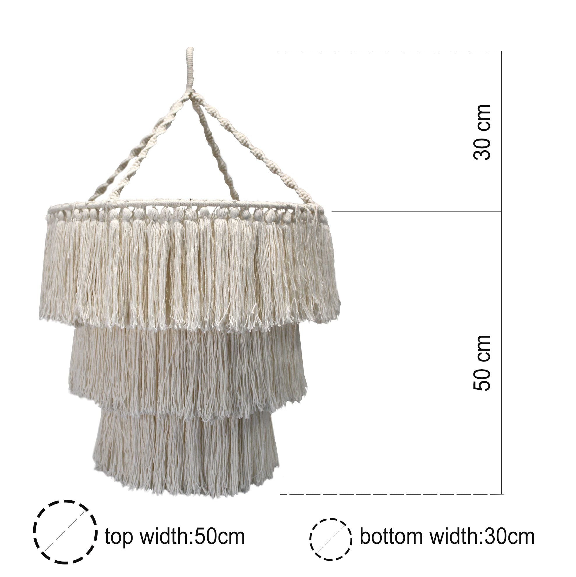 Détail des franges en coton d’un lustre en macramé artisanal naturel