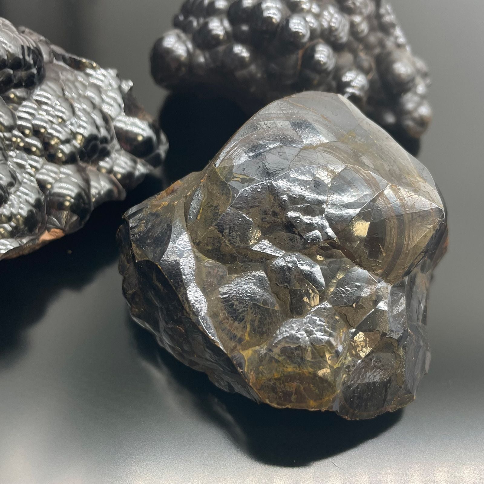 Hématite – Spécimens minéraux naturels (environ 20 pièces)