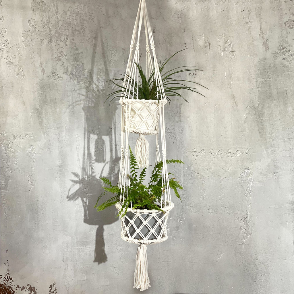 Suspension double en macramé avec deux pots de plantes