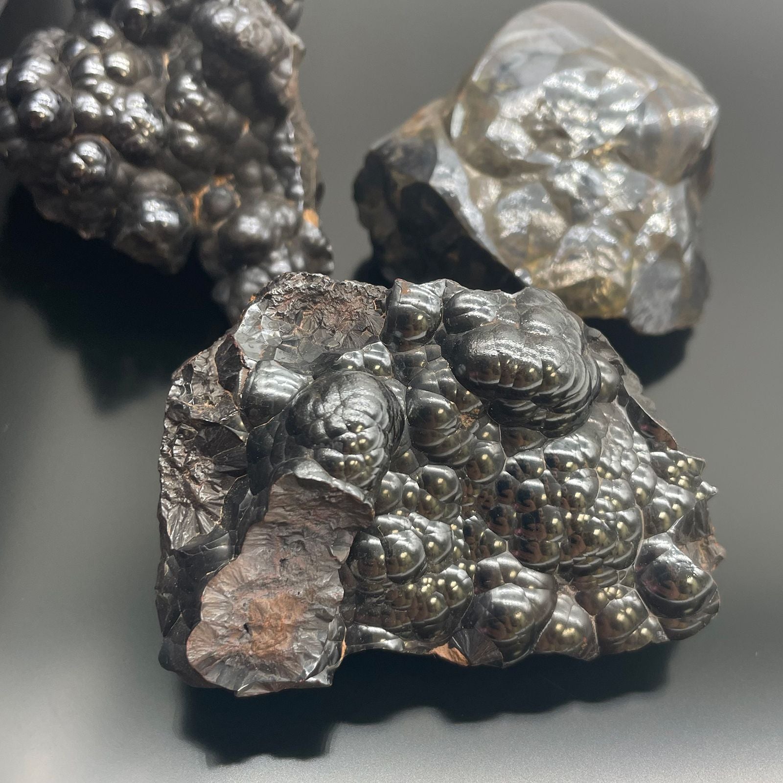 Hématite – Spécimens minéraux naturels (environ 20 pièces)