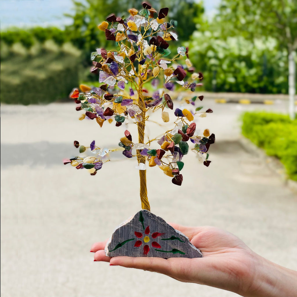 Tree made of mixed natural stones – 320 stones – Stone base