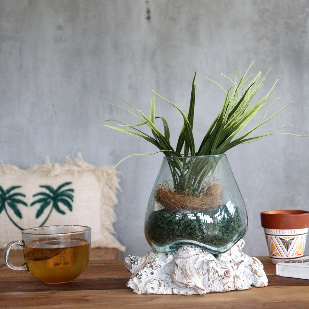 Bol en verre fondu sur bois de Gamal blanchi – Bali