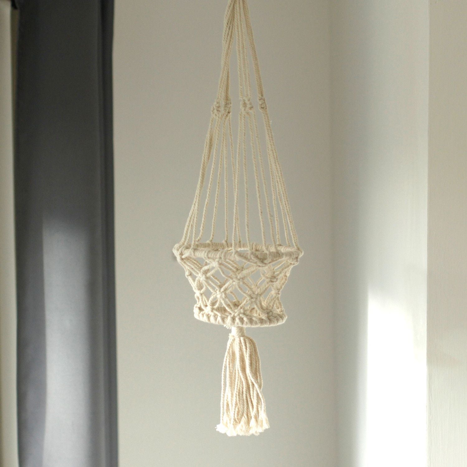 Support pour Pot en Macramé Naturel – Petit Modèle Suspendu