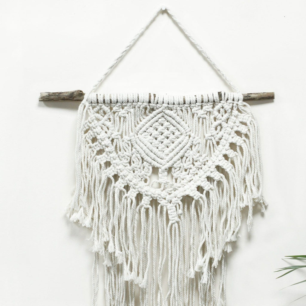 Décoration Murale en Macramé Naturel – Maison &amp; Cœur