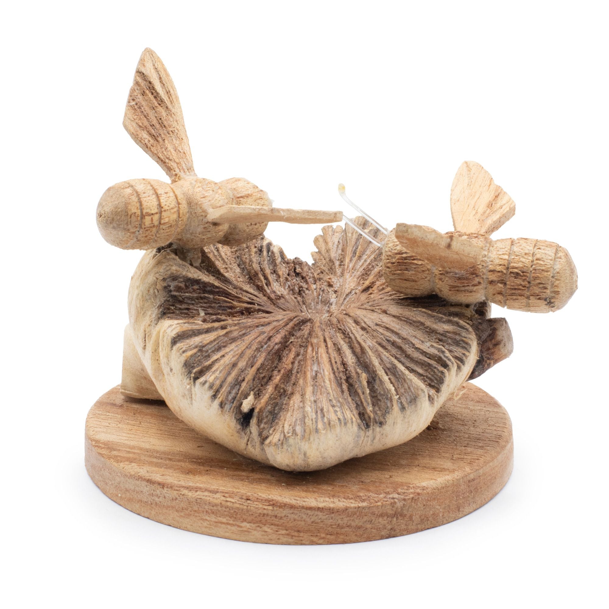 Sculpture artisanale de deux abeilles en bois naturel