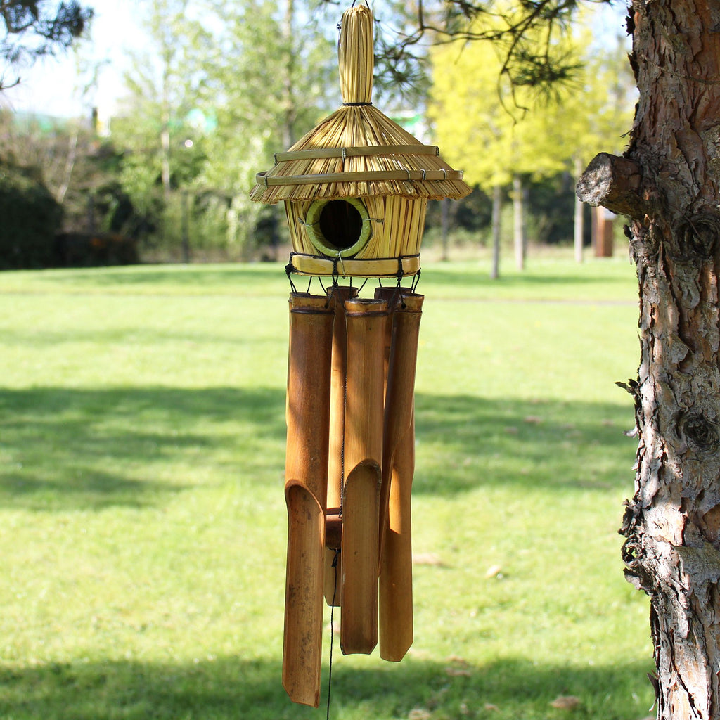 Nichoir Rond en Jonc de Mer avec Carillon en Bambou 45 cm