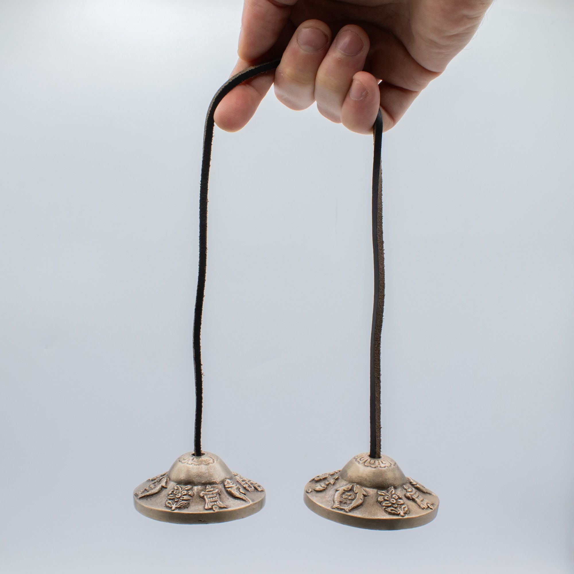 Tingsha tibétaines en laiton – Symboles porte-bonheur – 6 cm