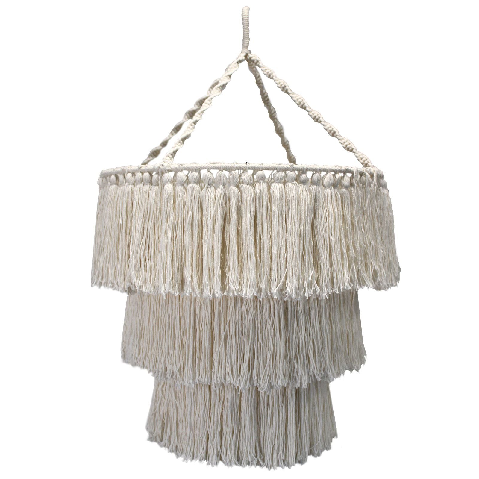Lustre en macramé naturel fait main avec franges en coton suspendu dans une décoration bohème