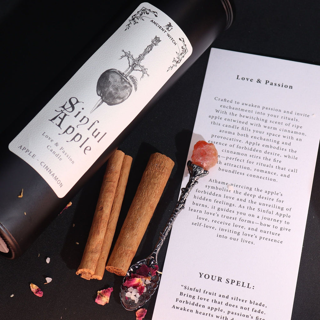 Bougie Pomme Pécheresse de Sorcière Ancienne – Amour - Karmic Artisan