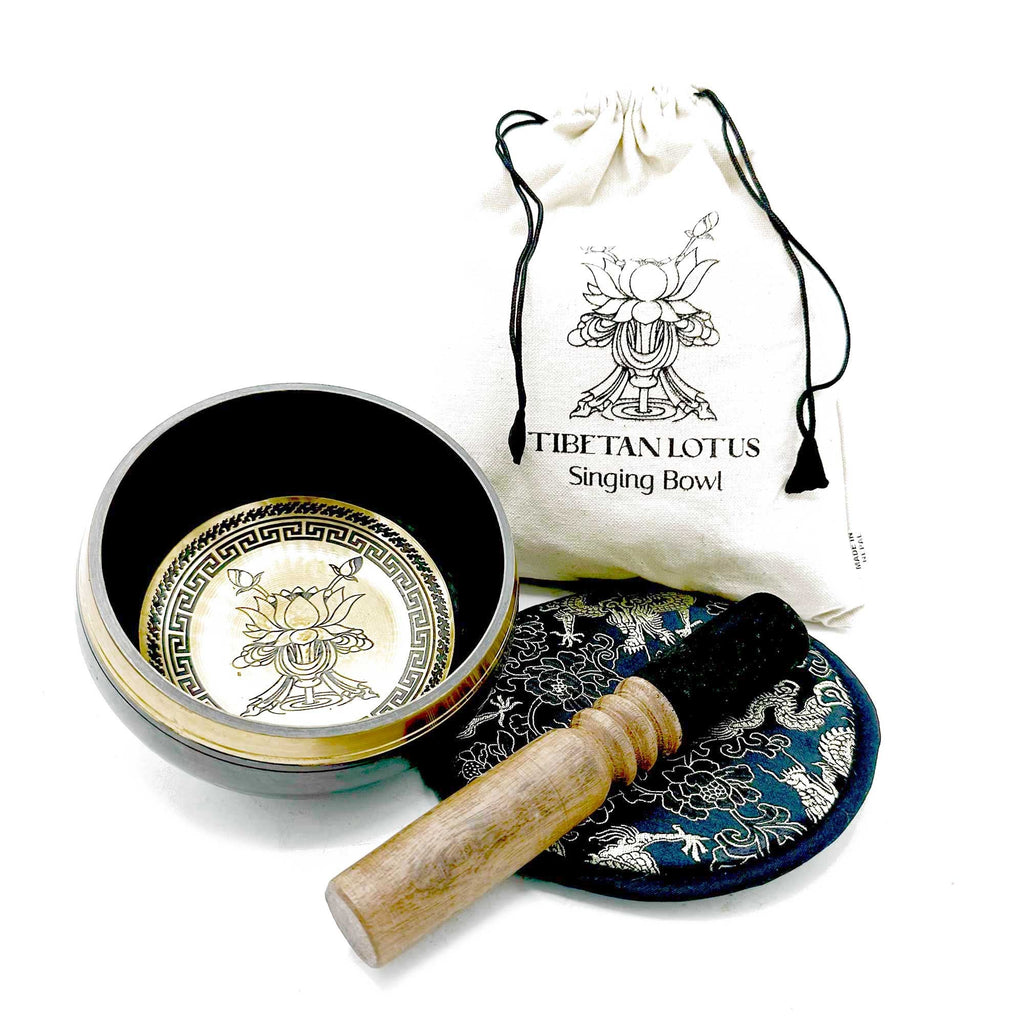 Coffret cadeau de bol chantant en laiton gravé à la main – 14 cm – Fleur de lotus - Karmic Artisan