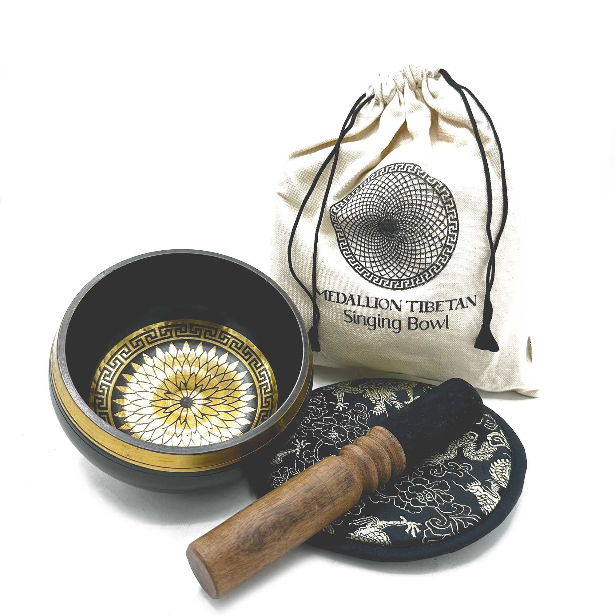 Coffret cadeau de bol chantant en laiton gravé à la main – 14 cm – Médaillons ronds - Karmic Artisan