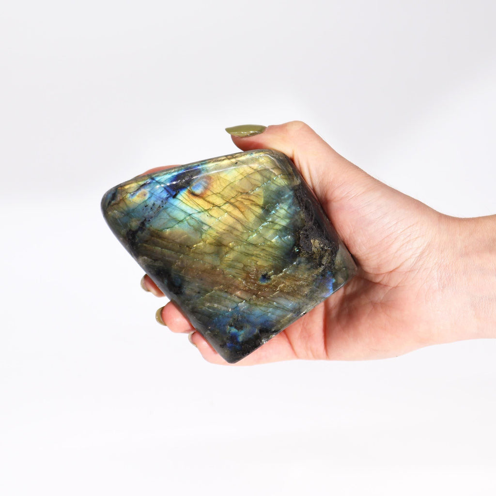 Grosse pierre de labradorite — Madagascar - 635 à 750 g — 80 - 110mm - Karmic Artisan