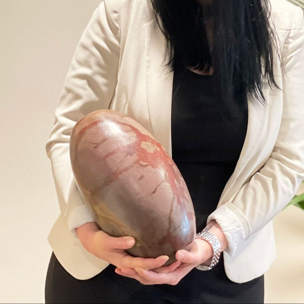 Pierre Lingam - 30 cm - Pierre sacrée de Narmada - Karmic Artisan