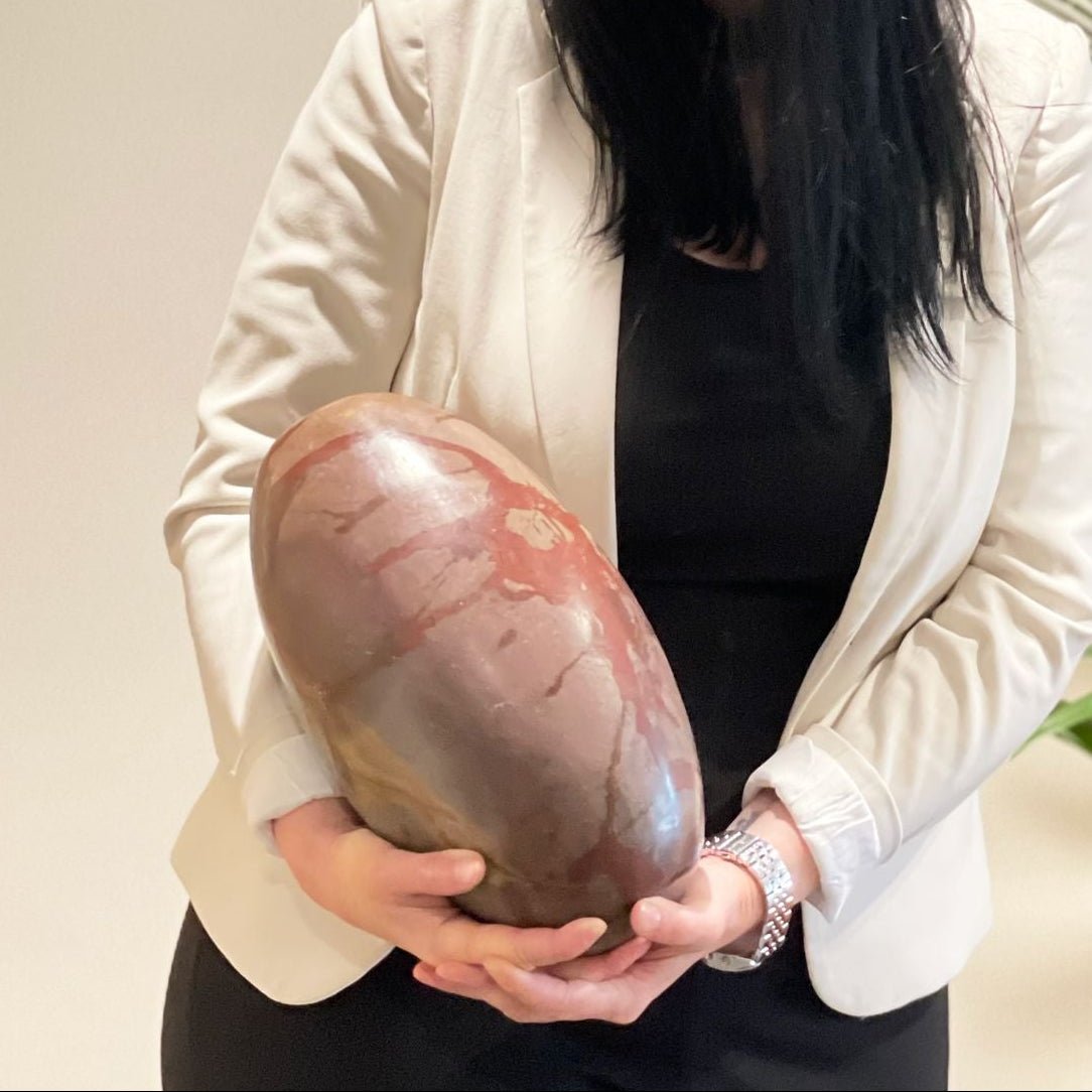 Pierre Lingam - 30 cm - Pierre sacrée de Narmada - Karmic Artisan