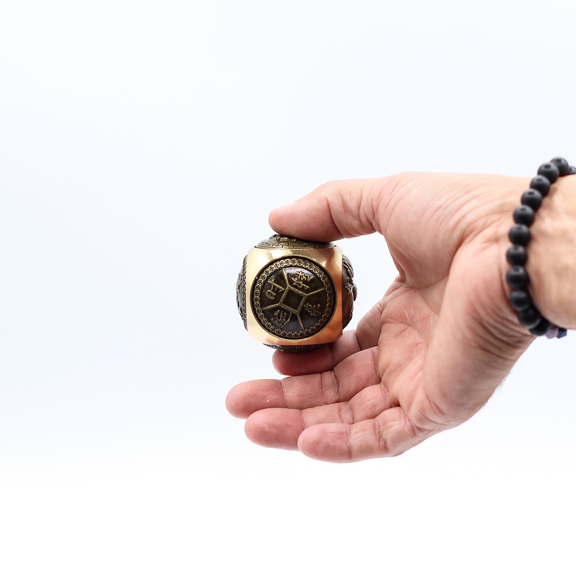 Spinner Dé de la Fortune Feng Shui - Grand dé de richesse - Rond - Karmic Artisan