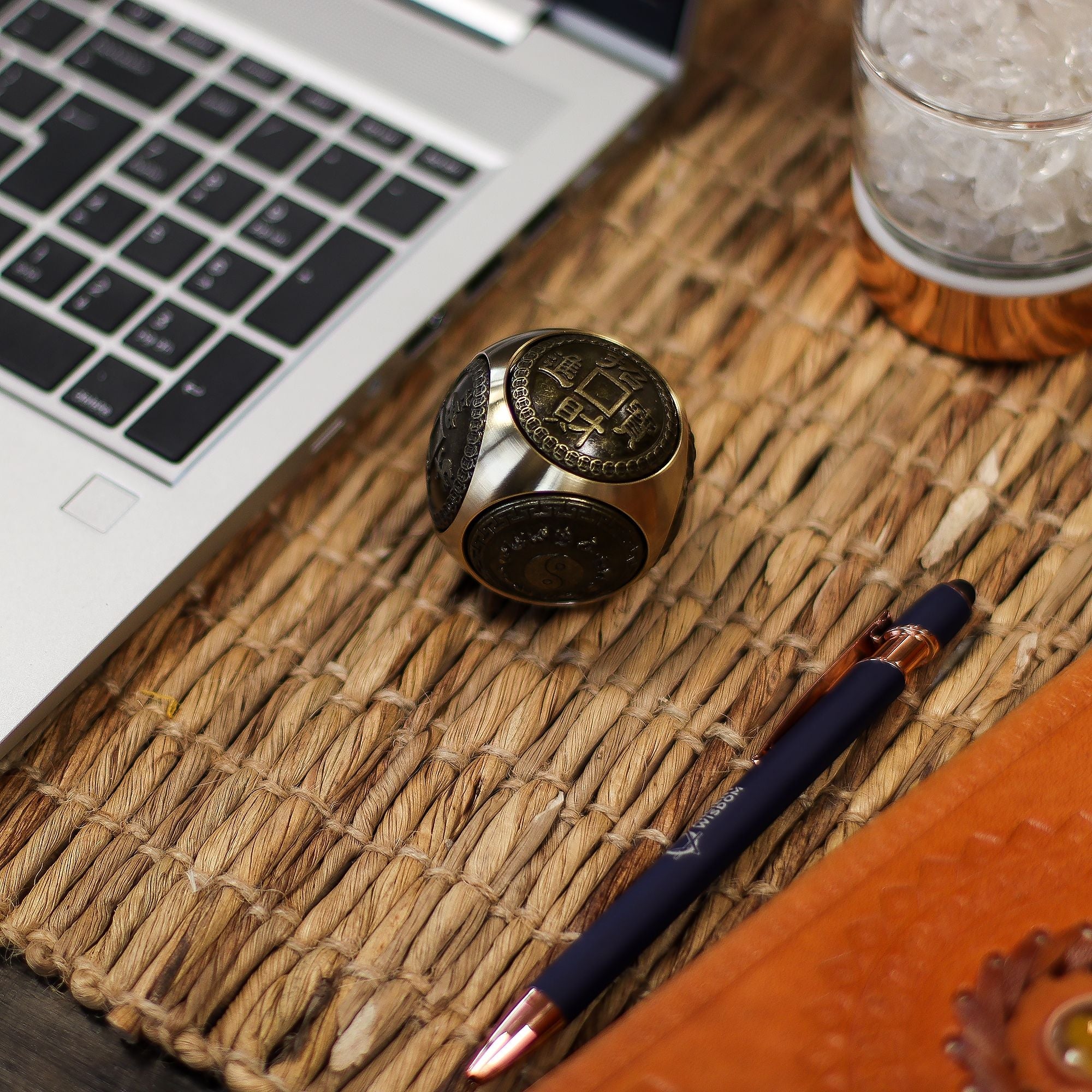 Spinner Dé de la Fortune Feng Shui - Grand dé de richesse - Rond - Karmic Artisan