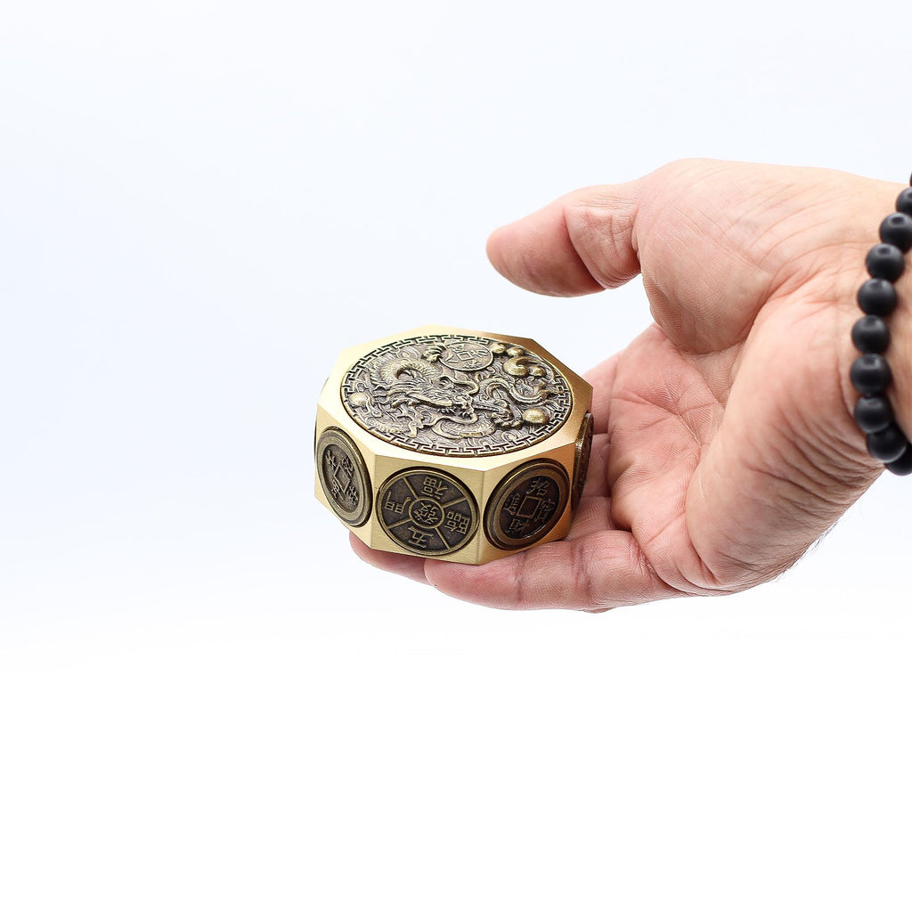 Spinner Feng Shui – Dragon & Chat Porte - Bonheur – Protection & Prospérité - Karmic Artisan