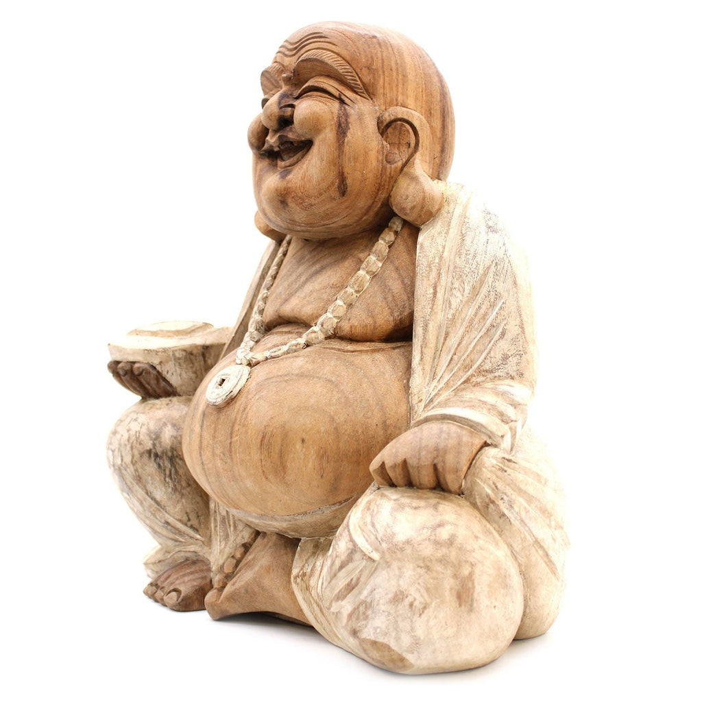 Statue de Bouddha rieur sculptée à la main – 40 cm – Blanchi à la chaux - Karmic Artisan