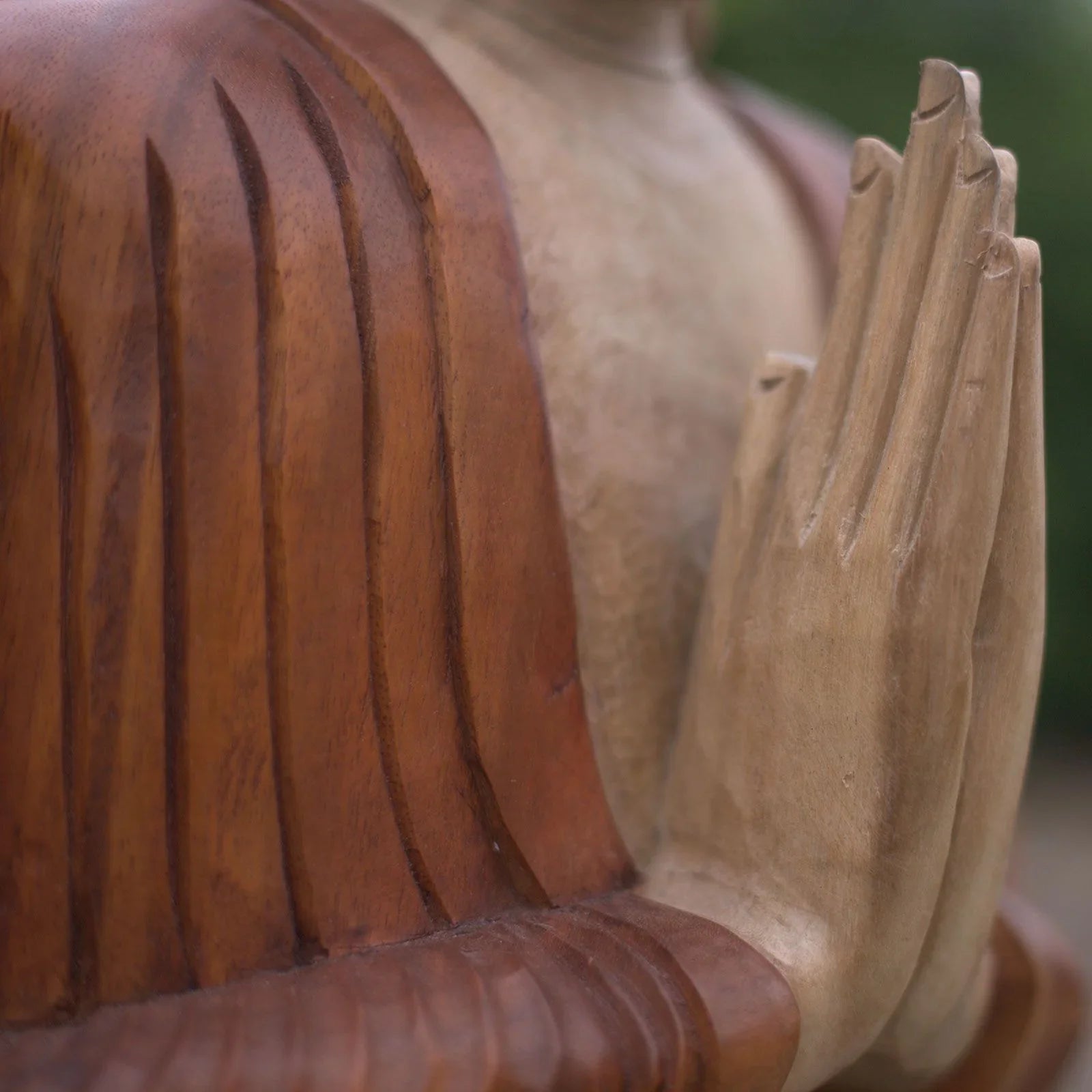 Statue de Bouddha Sculptée à la main en bois de Suar – 80 cm - Namasté - Karmic Artisan