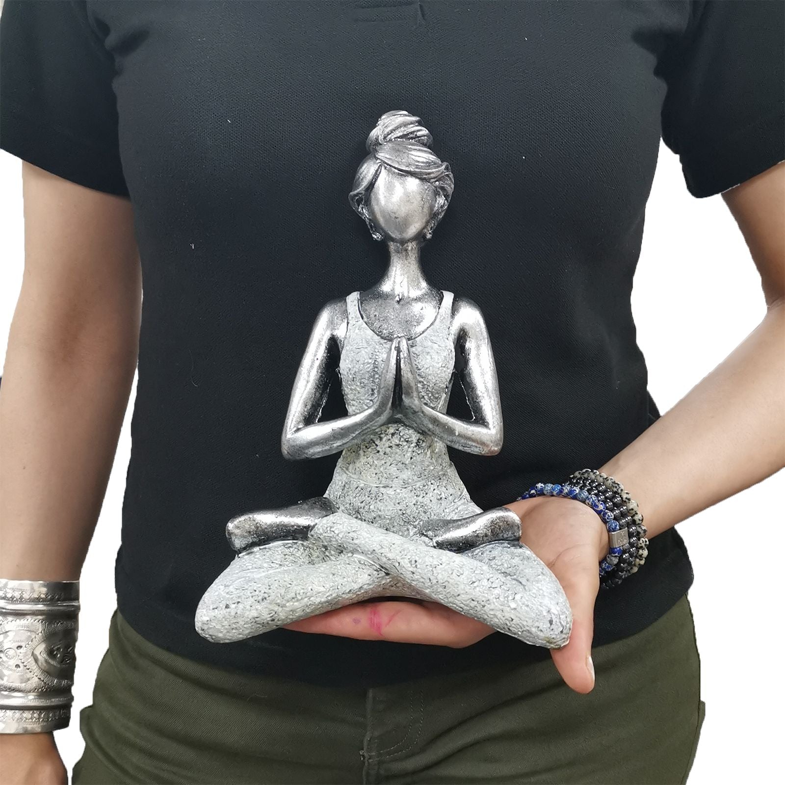 Statue Yoga Femme – Argent & Blanc – 24 cm - Karmic Artisan